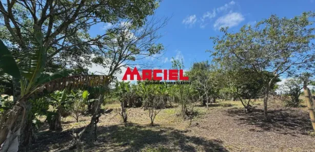 Fazenda / Sítio / Chácara com 3 Quartos à venda, 237m² no Chácara Marambaia, Caçapava