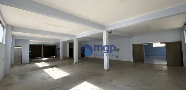Prédio Inteiro para alugar, 1200m² no Vila Jovina, Cotia