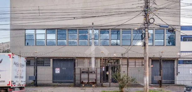 Galpão / Depósito / Armazém para venda ou aluguel, 2500m² no Navegantes, Porto Alegre