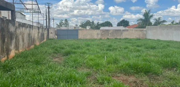 Terreno / Lote / Condomínio à venda, 780m² no Centro, Rolândia