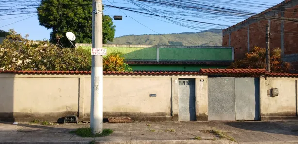 Casa com 2 Quartos à venda, 142m² no Comendador Soares, Nova Iguaçu