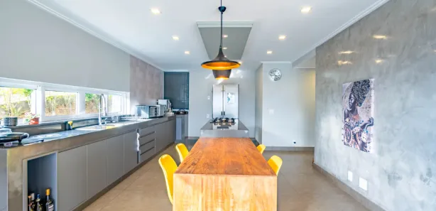 Casa de Condomínio com 3 Quartos à venda, 254m² no Nogueira, Petrópolis