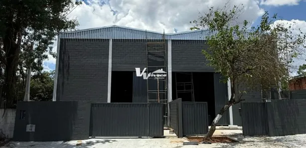 Galpão / Depósito / Armazém para alugar, 527m² no Jardim Jóia, Arujá