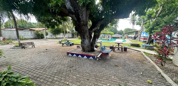 Fazenda / Sítio / Chácara com 5 Quartos para alugar, 4050m² no Tapera, Aquiraz