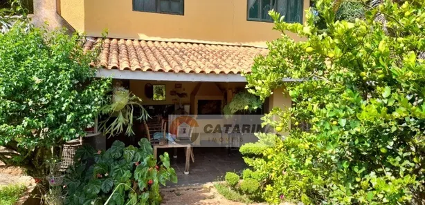 Fazenda / Sítio / Chácara com 3 Quartos à venda, 2000m² no , Mairinque