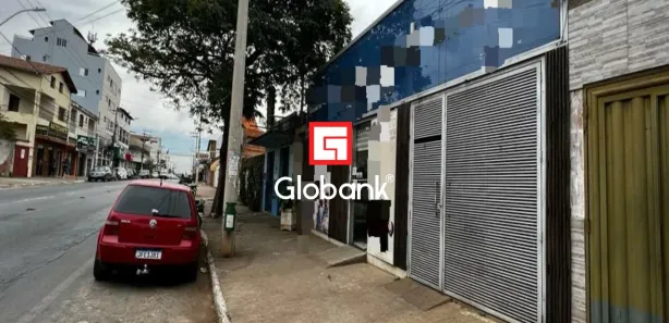 Loja / Salão / Ponto Comercial com 3 Quartos à venda, 180m² no Major Prates, Montes Claros