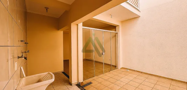 Sobrado com 3 Quartos para alugar, 160m² no Jardim Macarenko, Sumaré