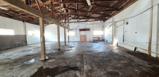 Galpão / Depósito / Armazém para venda ou aluguel, 250m² no Campos Elíseos, Resende