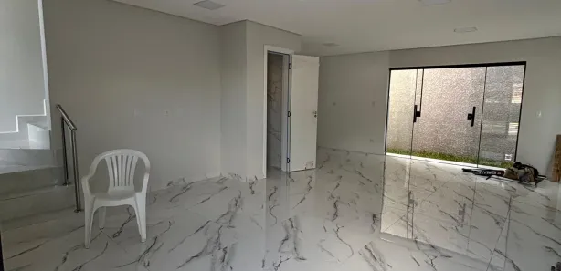 Sobrado com 3 Quartos à venda, 160m² no Pinheirinho, Curitiba