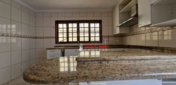 Sobrado com 3 Quartos para alugar, 195m² no Jardim Paraventi, Guarulhos