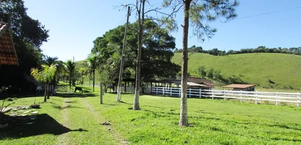Fazenda / Sítio / Chácara com 7 Quartos à venda, 210200m² no Maraporã, Cachoeiras de Macacu