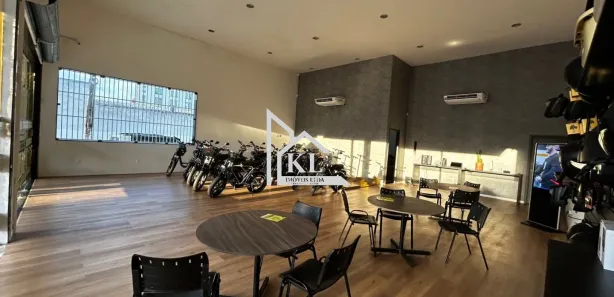 Loja / Salão / Ponto Comercial com 4 Quartos à venda, 268m² no Lagoa Nova, Natal
