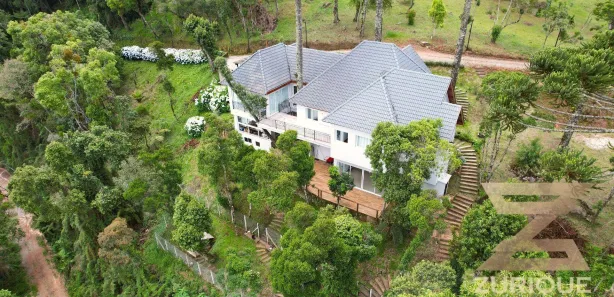 Casa de Condomínio com 3 Quartos à venda, 270m² no Alto da Boa Vista, Campos do Jordão