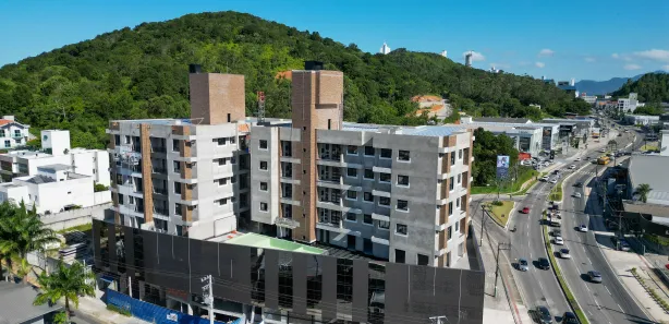 Apartamento com 2 Quartos à venda, 64m² no Praia dos Amores, Balneário Camboriú