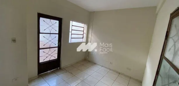 Casa com 3 Quartos para alugar, 110m² no Jardim Monte Carlo, Maringá