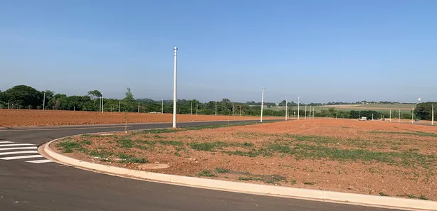 Terreno / Lote / Condomínio à venda, 200m² no Nossa Senhora Aparecida I, Saltinho