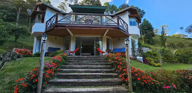 Sobrado com 3 Quartos à venda, 230m² no Visconde de Mauá, Resende