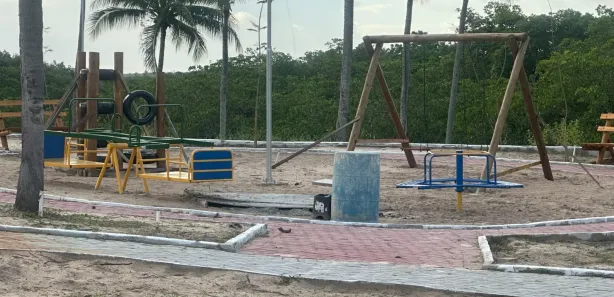 Terreno / Lote / Condomínio à venda, 303m² no Robalo, Aracaju