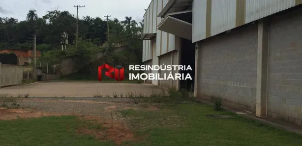 Galpão / Depósito / Armazém à venda, 2400m² no , Araçariguama