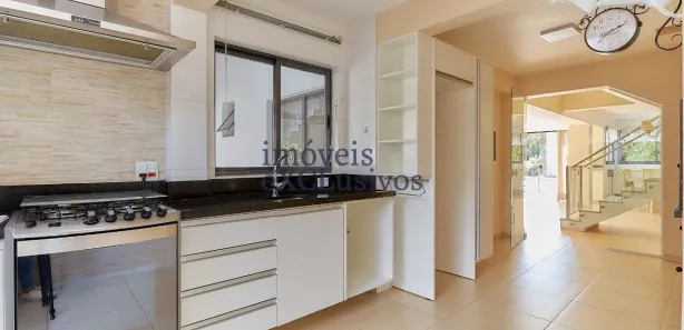 Casa de Condomínio com 4 Quartos para alugar, 281m² no Santa Cândida, Curitiba