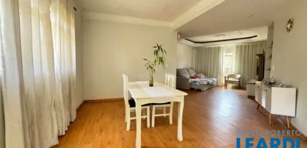 Sobrado com 3 Quartos à venda, 250m² no Parque Véu das Noivas, Poços de Caldas