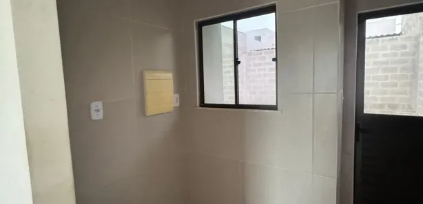 Casa de Condomínio com 2 Quartos para alugar, 55m² no Papagaio, Feira de Santana