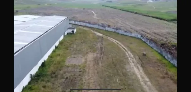 Galpão / Depósito / Armazém para alugar, 20000m² no Centro, Escada