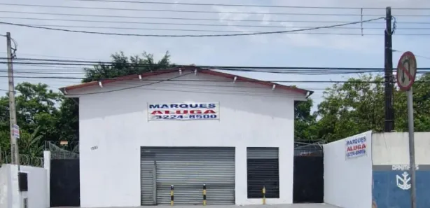 Galpão / Depósito / Armazém para alugar, 327m² no Jardim Las Palmas, Guarujá