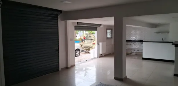 Loja / Salão / Ponto Comercial para alugar, 90m² no Centro, Macaé