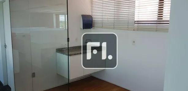 Conjunto Comercial / Sala para alugar, 250m² no Tamboré, Barueri