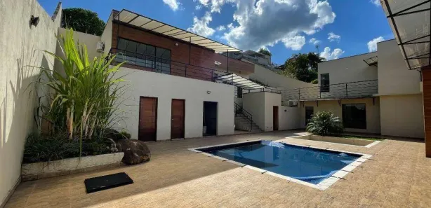 Fazenda / Sítio / Chácara com 4 Quartos à venda, 325m² no Jardim Estância Brasil, Atibaia