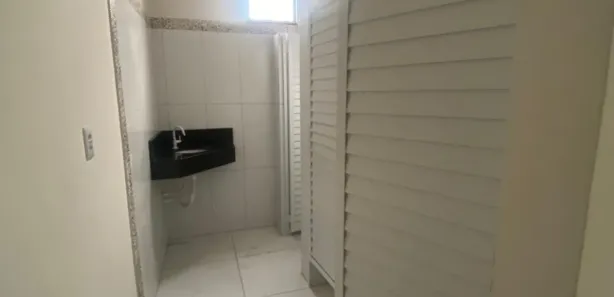 Prédio Inteiro para alugar, 270m² no Serraria Brasil, Feira de Santana
