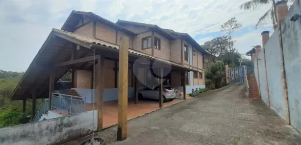 Casa de Condomínio com 5 Quartos para venda ou aluguel, 468m² no Caraguatá, Mairiporã