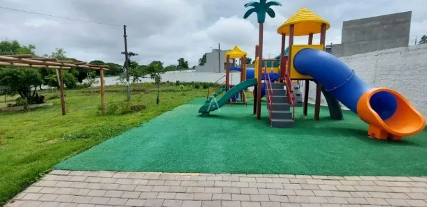 Terreno / Lote / Condomínio à venda, 126m² no Universitário, Cascavel