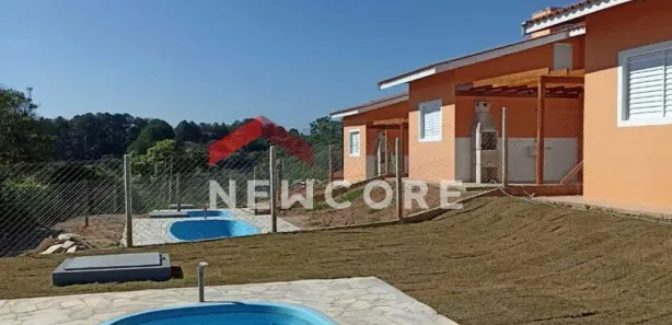 Fazenda / Sítio / Chácara com 3 Quartos à venda, 72m² no Caioçara, Jarinu