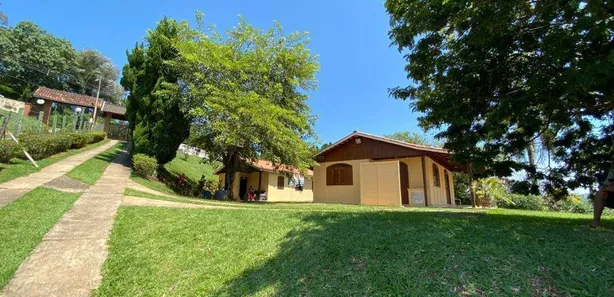 Sobrado com 4 Quartos à venda, 700m² no Centro, Igaratá