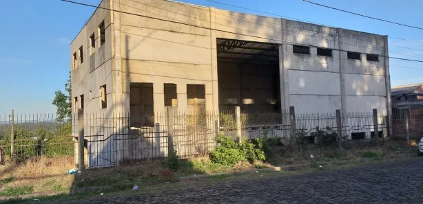 Galpão / Depósito / Armazém com 2 Quartos à venda, 511m² no Arroio da Manteiga, São Leopoldo