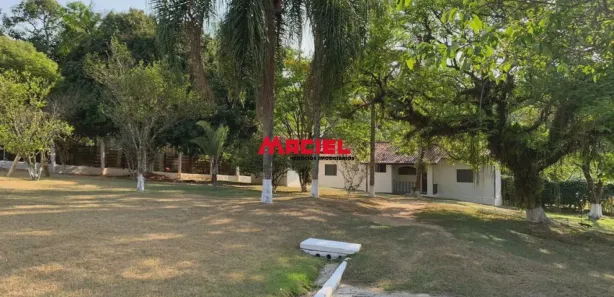 Fazenda / Sítio / Chácara com 4 Quartos à venda, 300m² no Chácara Marambaia, Caçapava