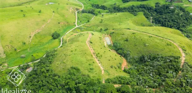 Fazenda / Sítio / Chácara com 1 Quarto à venda, 358800m² no , Piraí