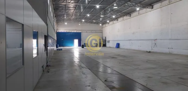 Galpão / Depósito / Armazém com 1 Quarto para alugar, 825m² no Quiririm, Taubaté