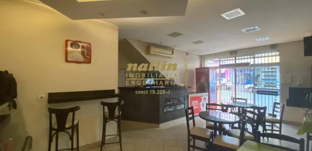 Loja / Salão / Ponto Comercial para venda ou aluguel, 204m² no Centro, Itatiba