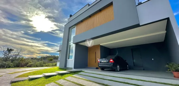 Casa de Condomínio com 3 Quartos à venda, 280m² no Tomazetti, Santa Maria