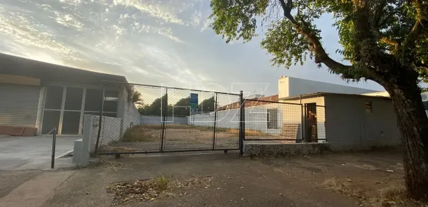 Terreno / Lote / Condomínio para alugar, 808m² no Jardim Primavera, Araraquara