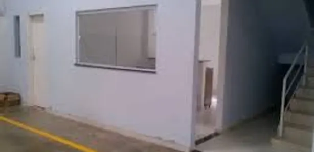 Galpão / Depósito / Armazém para venda ou aluguel, 527m² no Centro, Camaçari