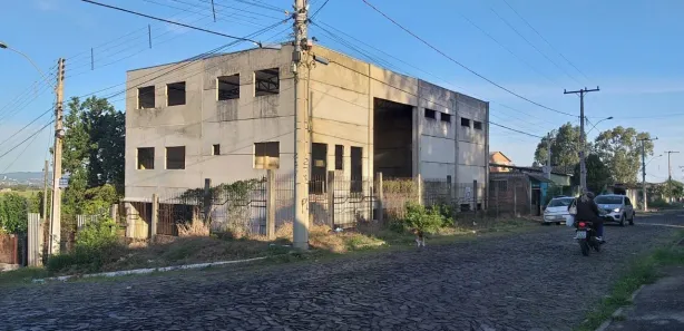 Galpão / Depósito / Armazém com 2 Quartos à venda, 511m² no Arroio da Manteiga, São Leopoldo