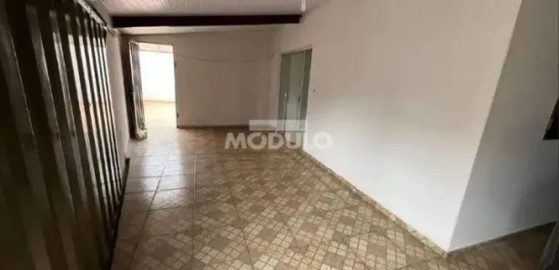 Casa com 2 Quartos para alugar, 140m² no Morumbi, Uberlândia