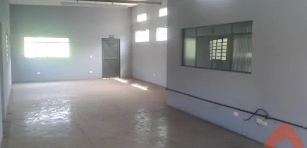 Galpão / Depósito / Armazém com 2 Quartos para venda ou aluguel, 700m² no Parque São Paulo, Embu-Guaçu