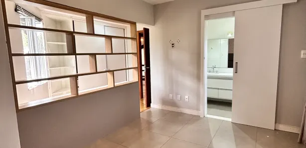 Casa de Condomínio com 4 Quartos para alugar, 190m² no Busca Vida (Abrantes), Camaçari