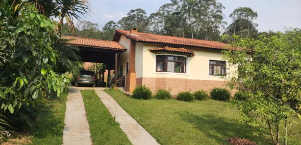 Fazenda / Sítio / Chácara com 3 Quartos à venda, 180m² no Chácara do Carmo, Vargem Grande Paulista