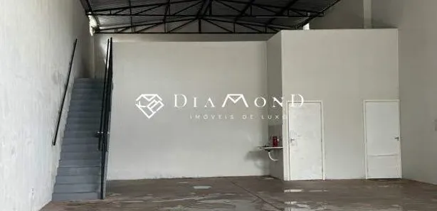 Galpão / Depósito / Armazém à venda, 257m² no Tabajaras, Uberlândia